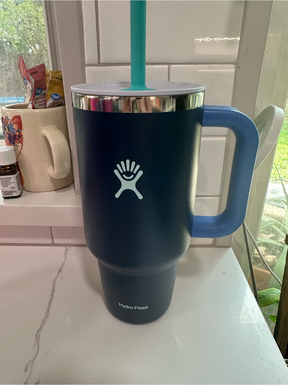 Hydro Flask Navy Blue Travel Mug with Blue Handle 32oz